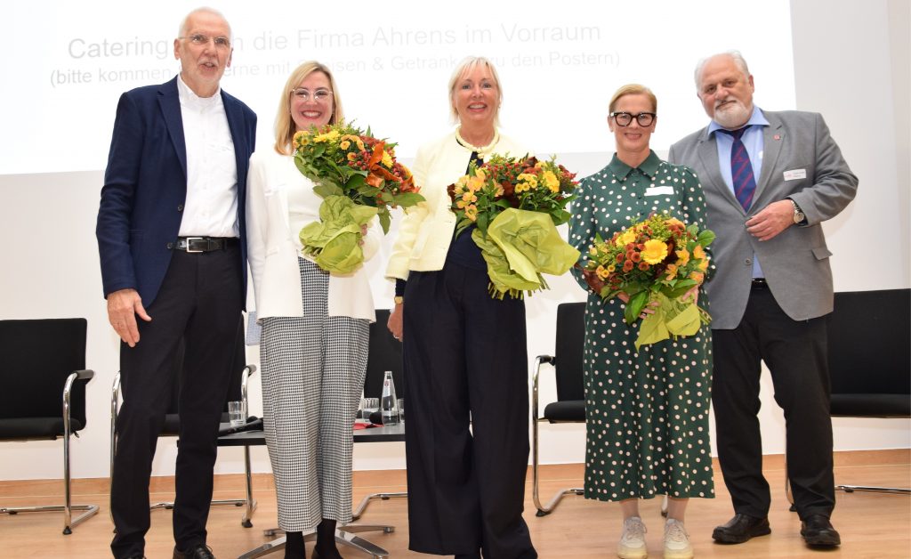 5FuSE Veranstaltung Auditorium UKGM Spendenuebergabe Gruppenfoto 6 1